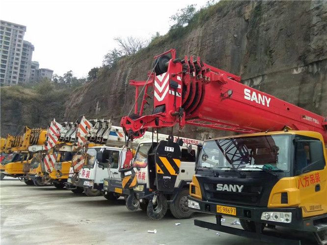 广灵县吊车出租按什么计费？台班费、单次费、里程费怎么算？