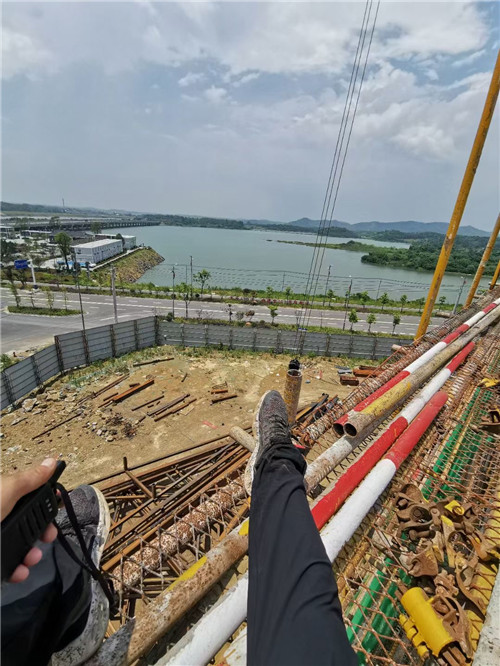 广灵县作业中发生设备损坏或人员意外，责任怎么划分？